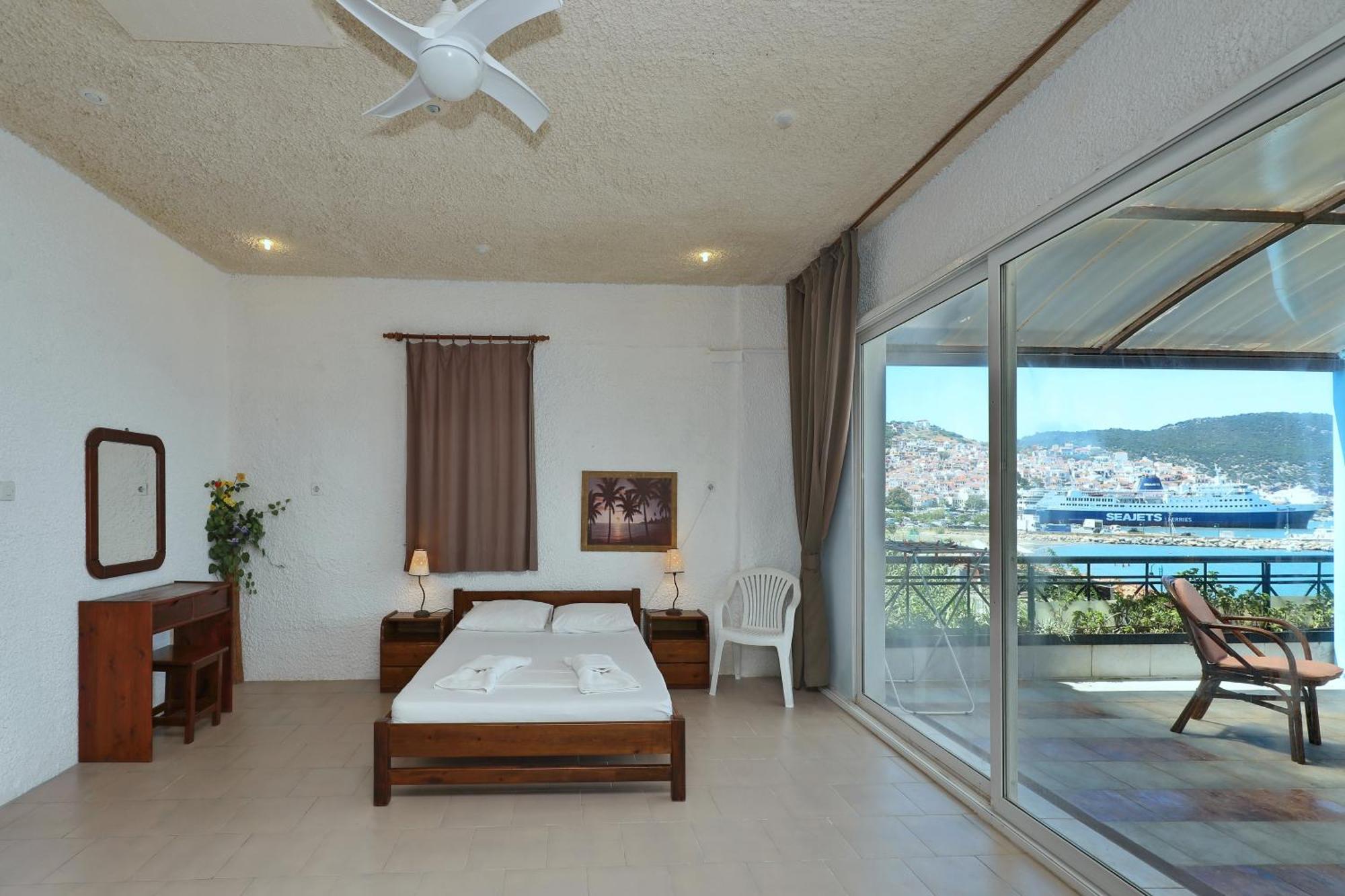 Mamma Mia Hotel Skopelos Town Ngoại thất bức ảnh